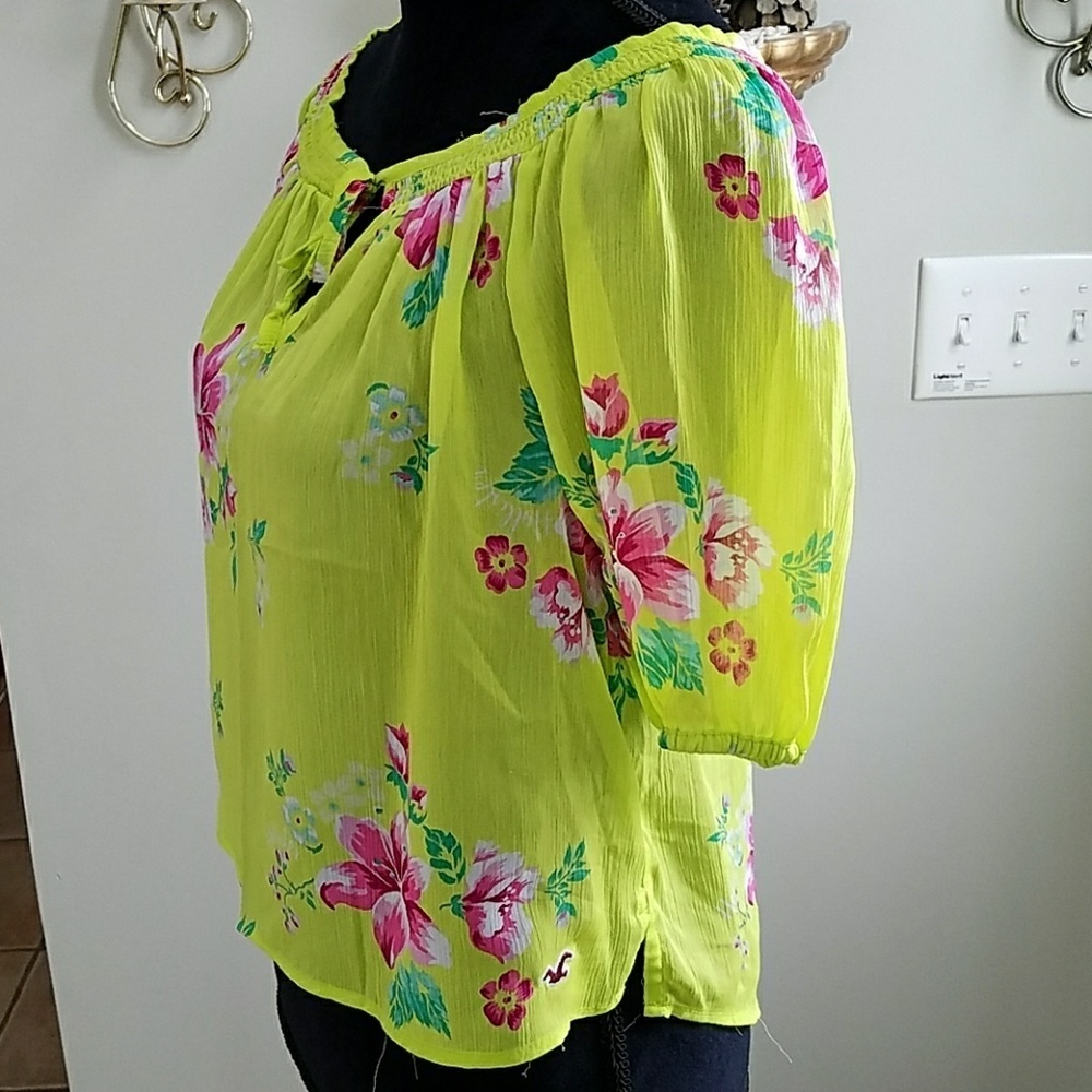 Pretty blouse, from Hollister, small - Picture 2 of 4